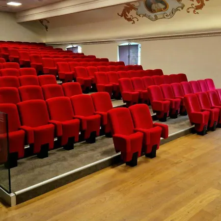 Abbaye Des Capucins & 4*