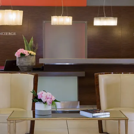 Abbaye Des Capucins & Hotel Montauban