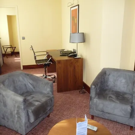 Abbaye Des Capucins & 4* مونْتوبا