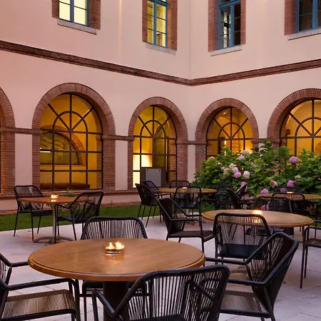 Abbaye Des Capucins & Hotel 4*