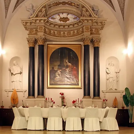 Abbaye Des Capucins & 4*