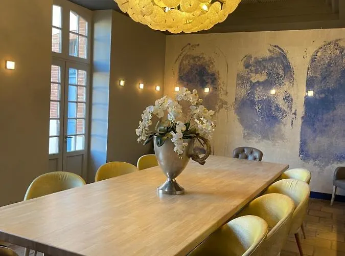 Abbaye Des Capucins & ホテル モントーバン